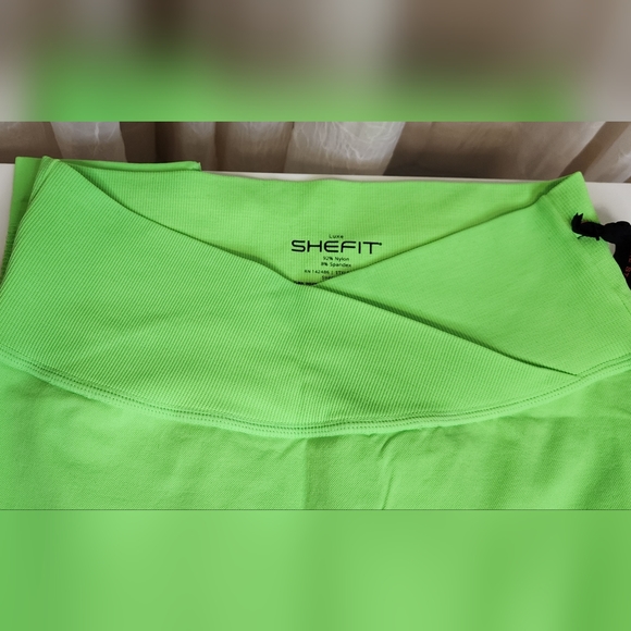 Seamless Leggings - Neon Green - Luxe - Picture 5 of 8